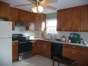 111 Rolling Meadows Rd in Middletown, NY - Foto de edificio - Building Photo