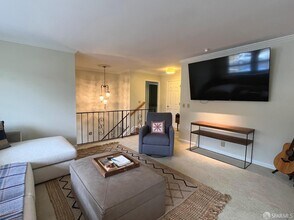 1032 Everglades Dr in Pacifica, CA - Building Photo - Building Photo