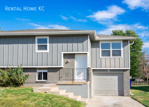 1226 E Cothrell St in Olathe, KS - Foto de edificio
