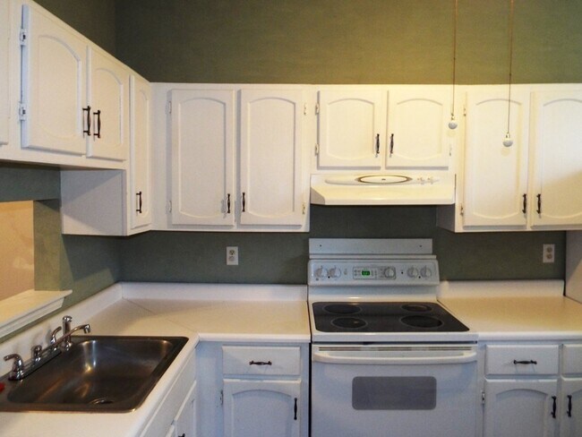 97 Highwood Dr in Franklin, MA - Building Photo - Building Photo