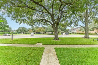 1352 Country Pl Dr in Houston, TX - Building Photo - Building Photo