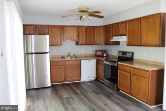 7313 Stream Way in West Springfield, VA - Building Photo - Building Photo