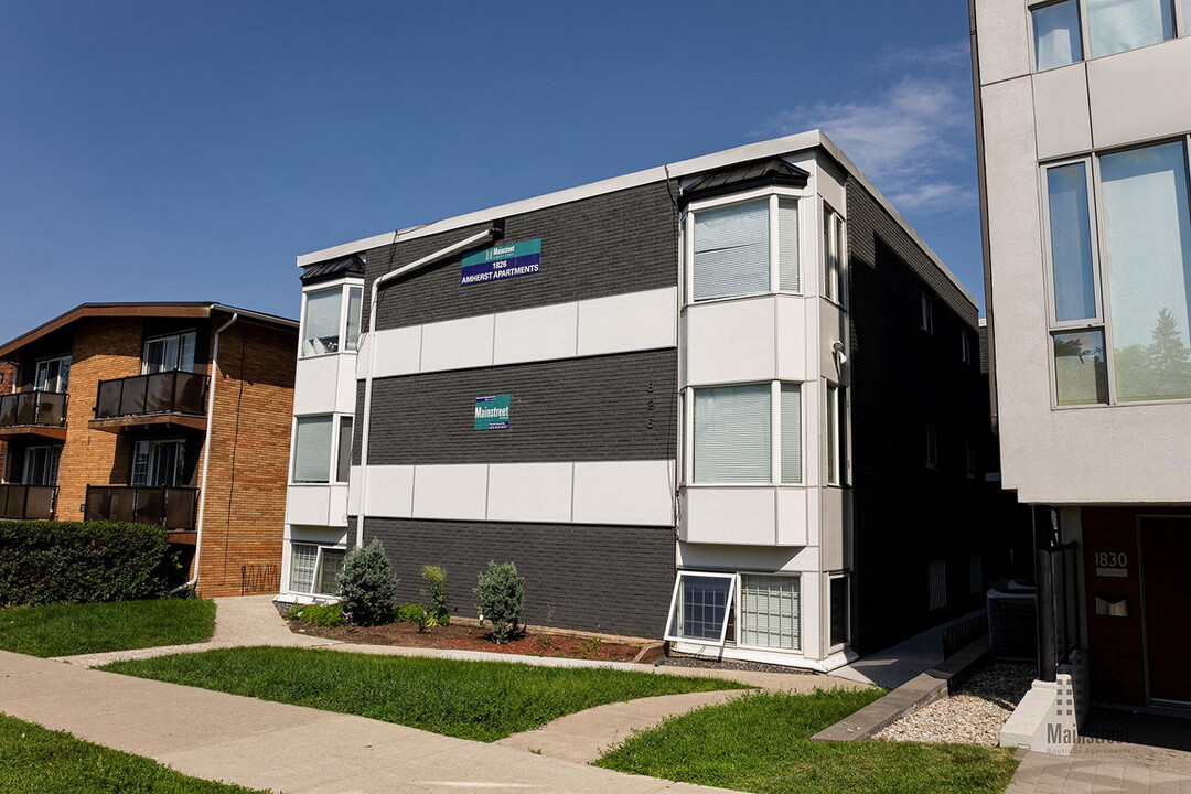 Amherst Apartments in Calgary, AB - Building Photo