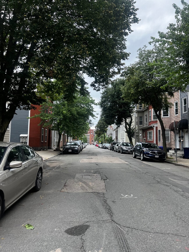 123 W 3rd St, Unit 123