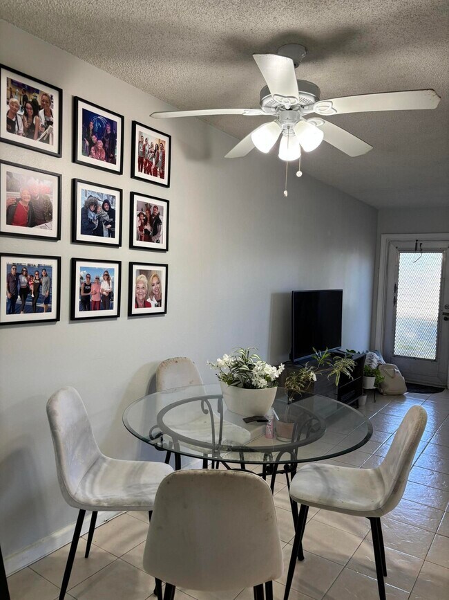 243 Northampton M in West Palm Beach, FL - Foto de edificio - Building Photo