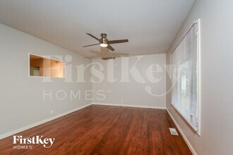 2415 Cambridge Dr in Florissant, MO - Building Photo - Building Photo