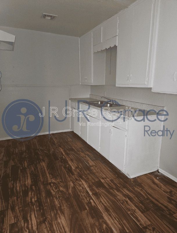 602 E Navarro St in Mart, TX - Building Photo - Building Photo