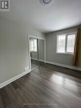 370 Centre St E in Richmond Hill, ON - Building Photo - Building Photo