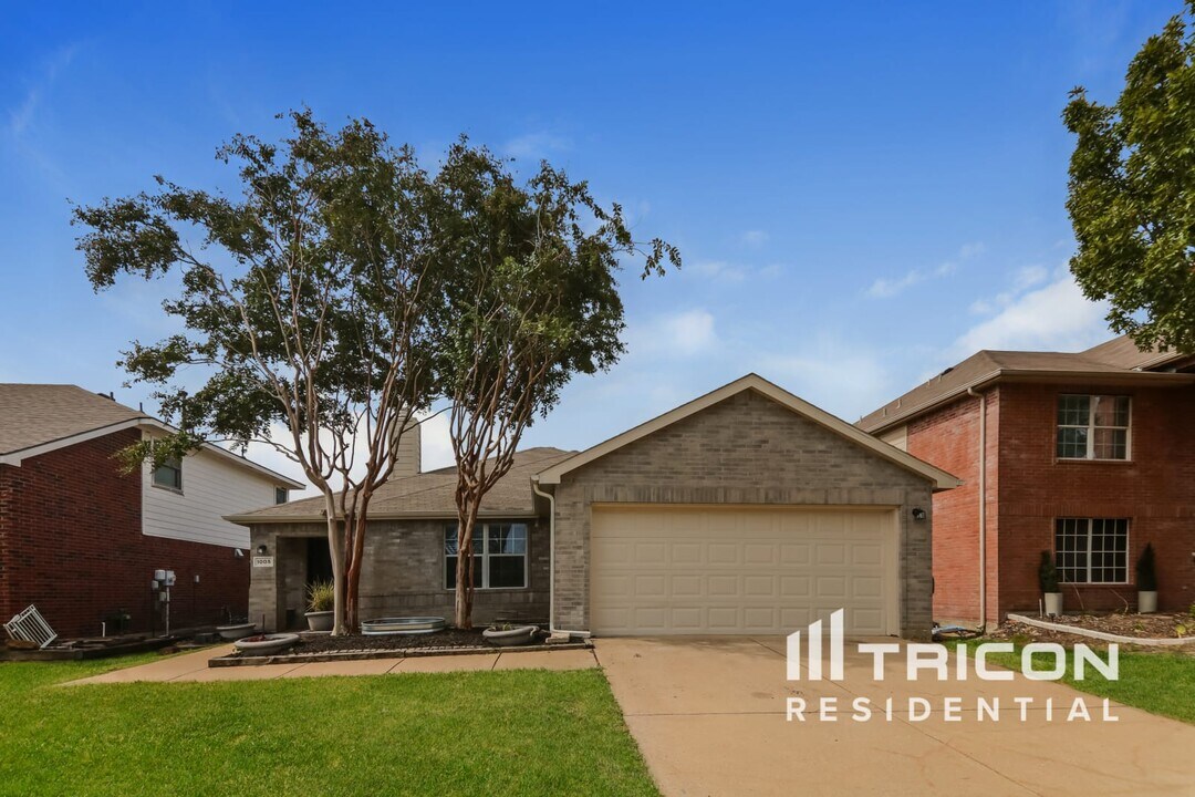 1005 Charlotte Dr in McKinney, TX - Foto de edificio