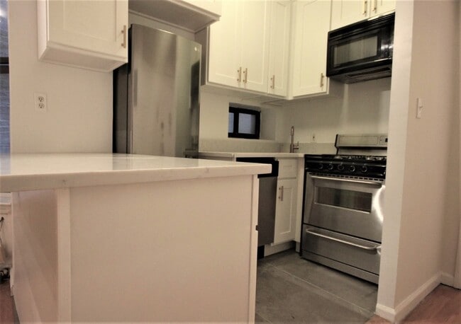 484 Amsterdam Ave