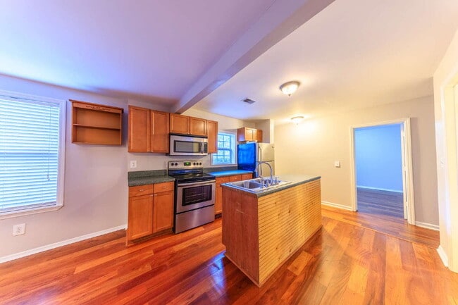 891 W Sharpe Ave in Nashville, TN - Building Photo - Building Photo