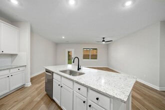 6155 White Spruce Dr in Conroe, TX - Building Photo - Building Photo