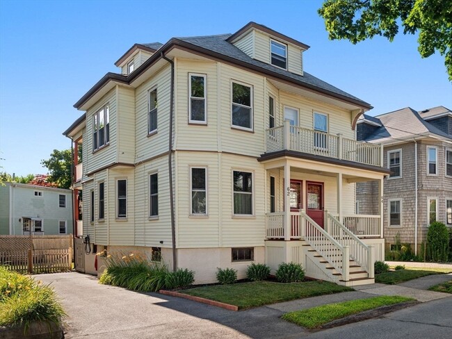 62-64-64 Flett Rd in Belmont, MA - Building Photo - Building Photo