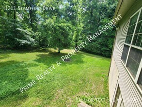 1211 Stamford Dr in Benton, AR - Building Photo - Building Photo