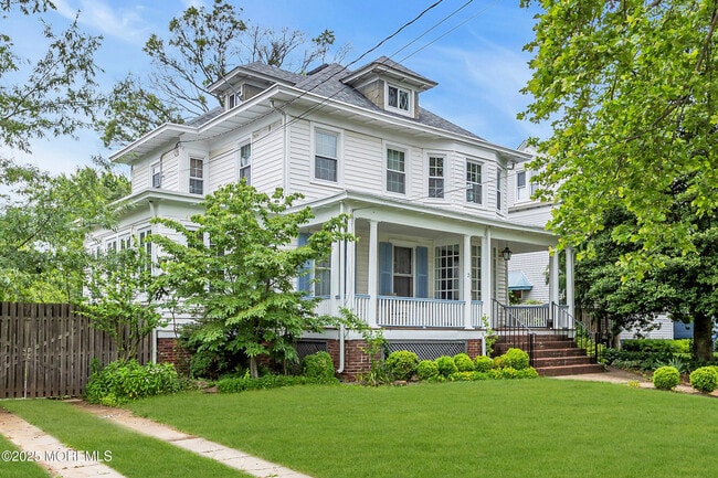 property at 73 Maple Pl