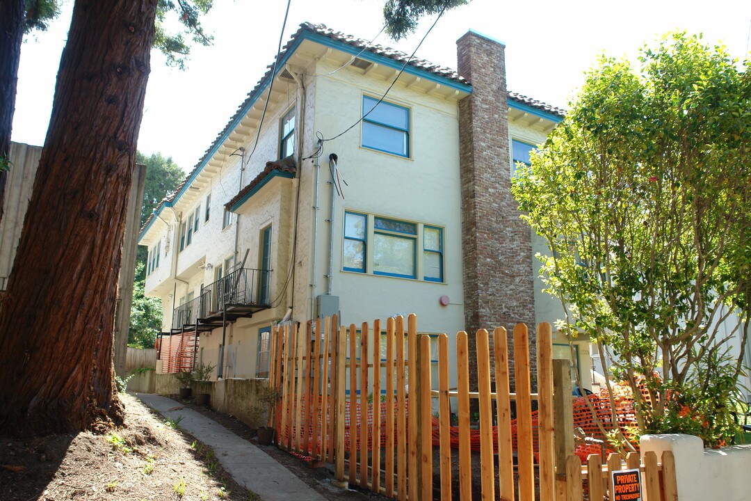 2519 College Ave in Berkeley, CA - Building Photo