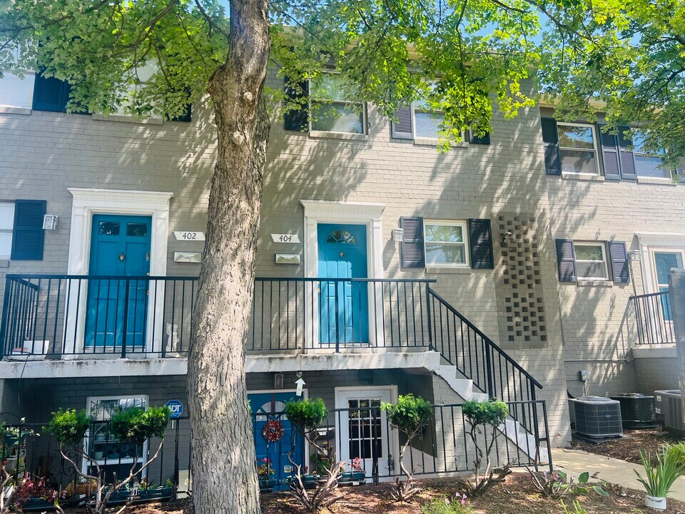 404 N Armistead St in Alexandria, VA - Foto de edificio