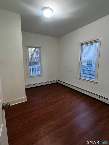 109-111 Park Terrace Unit 1 in Bridgeport, CT - Building Photo - Building Photo