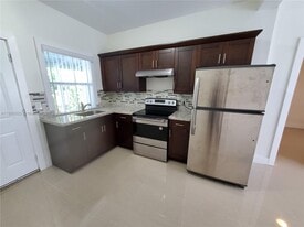 701 Columbus Pkwy in Hollywood, FL - Building Photo