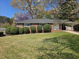 652 Forest Ridge Dr SE in Marietta, GA - Building Photo