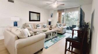 19801 E Country Club Dr in Aventura, FL - Building Photo