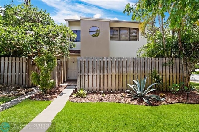 324 City View Dr in Fort Lauderdale, FL - Building Photo - Building Photo