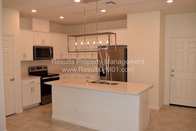 7869 Paseo De Daly in Citrus Heights, CA - Foto de edificio - Building Photo