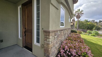 6720 Cantil St in Carlsbad, CA - Foto de edificio - Building Photo