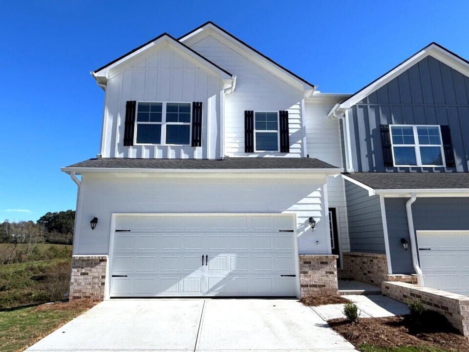 149 Chase Xing in Cornelia, GA - Building Photo