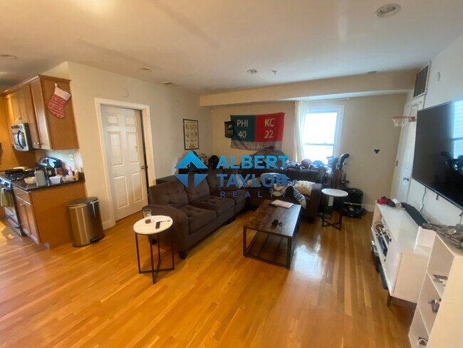 10 Homer St, Unit 3