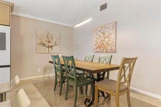 13477 Fountain View Blvd in Wellington, FL - Building Photo - Building Photo