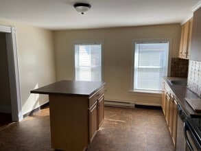 58 Georgiana St in New London, CT - Building Photo - Building Photo