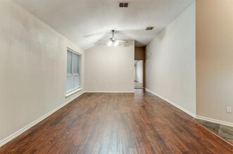 8716 Sumter Way in Fort Worth, TX - Building Photo - Building Photo