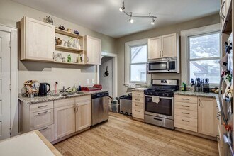 2600 Colfax Ave S, Unit #2 Treehouse in Minneapolis, MN - Building Photo - Building Photo