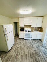 2408 Wulff Ln in Sacramento, CA - Building Photo - Building Photo