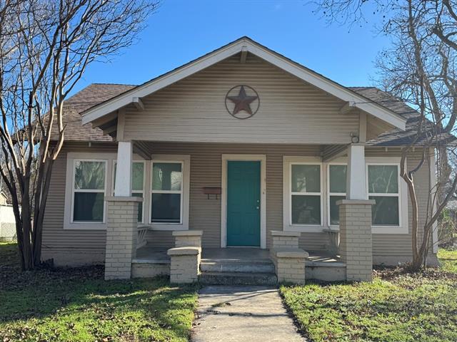 1094 W Vanderbilt St in Stephenville, TX - Building Photo