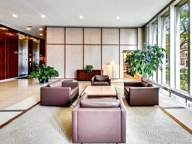 3550 N Lake Shore Dr in Chicago, IL - Building Photo - Building Photo