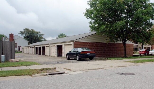 Debo Properties North Canton in Canton, OH - Foto de edificio - Building Photo
