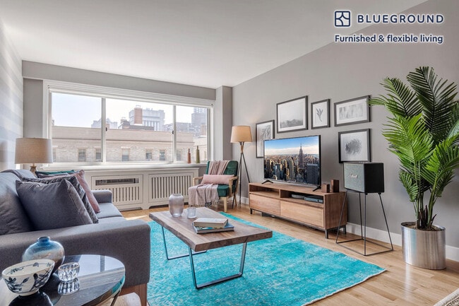 360 E 65th St in New York, NY - Building Photo - Building Photo