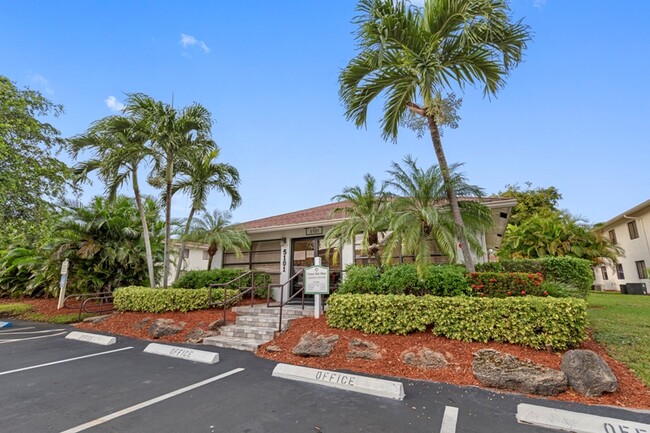 Casa Del Mar in West Palm Beach, FL - Foto de edificio - Building Photo