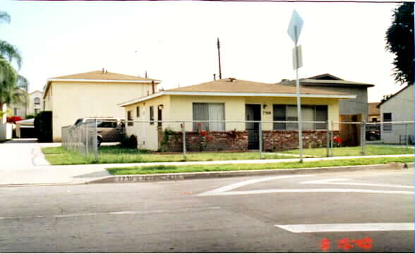 7226-7230 Exeter St in Paramount, CA - Building Photo