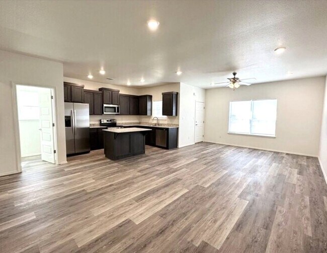 4235 W Santa Fe St in Fayetteville, AR - Building Photo - Building Photo