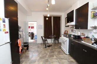 1118 N Ashland Ave, Unit M08B in Chicago, IL - Building Photo - Building Photo