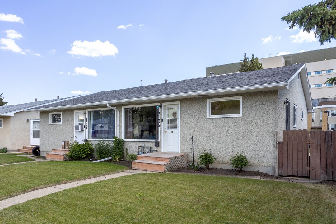 5133 44 St in Red Deer, AB - Building Photo