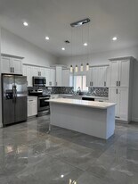 4522 NW 36th Ct in Lauderdale Lakes, FL - Building Photo