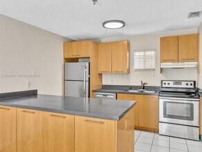 240 SW 15th Rd in Miami, FL - Building Photo - Building Photo