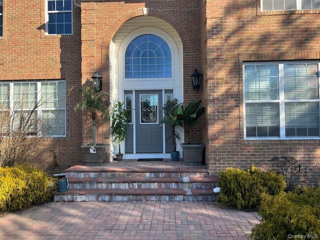 39 Independence Way in Miller Place, NY - Building Photo - Building Photo