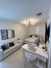 6683 NW 103rd Pkwy in Doral, FL - Building Photo - Building Photo