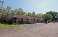 Town and Country Crossing in Tomball, TX - Foto de edificio - Building Photo