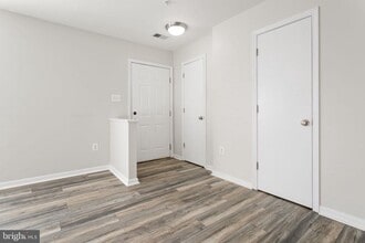 5089 Stapleton Terrace in Frederick, MD - Foto de edificio - Building Photo
